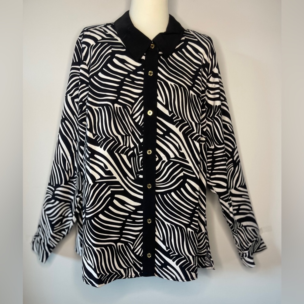 NWT MICHAEL Michael Kors Zebra Print Silk-Look Button Down Blouse M $165 - Picture 3 of 8